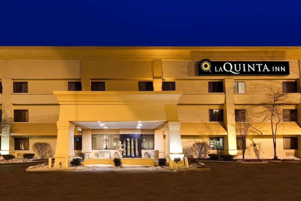 La Quinta Inn By Wyndham Chicago Willowbrook Exterior photo