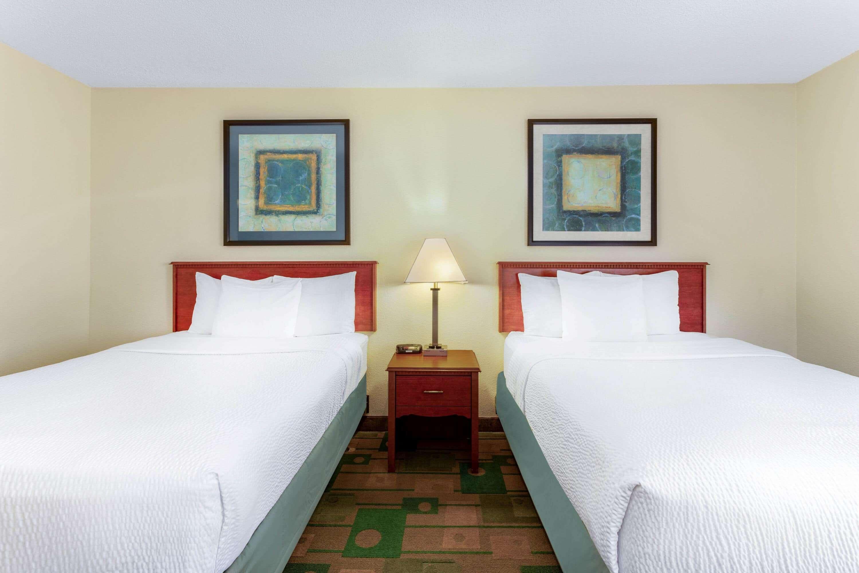 La Quinta Inn By Wyndham Chicago Willowbrook Exterior photo