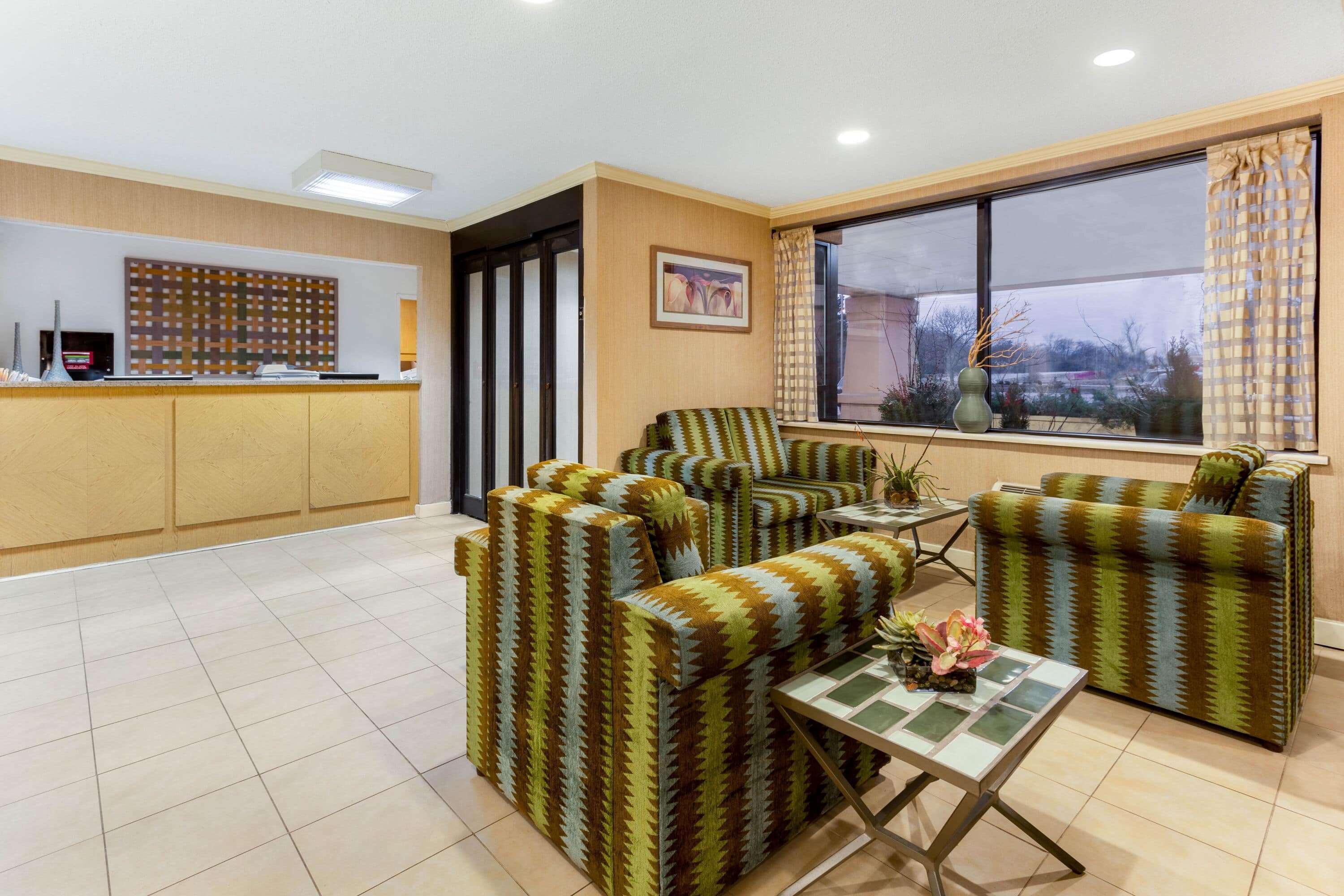 La Quinta Inn By Wyndham Chicago Willowbrook Exterior photo