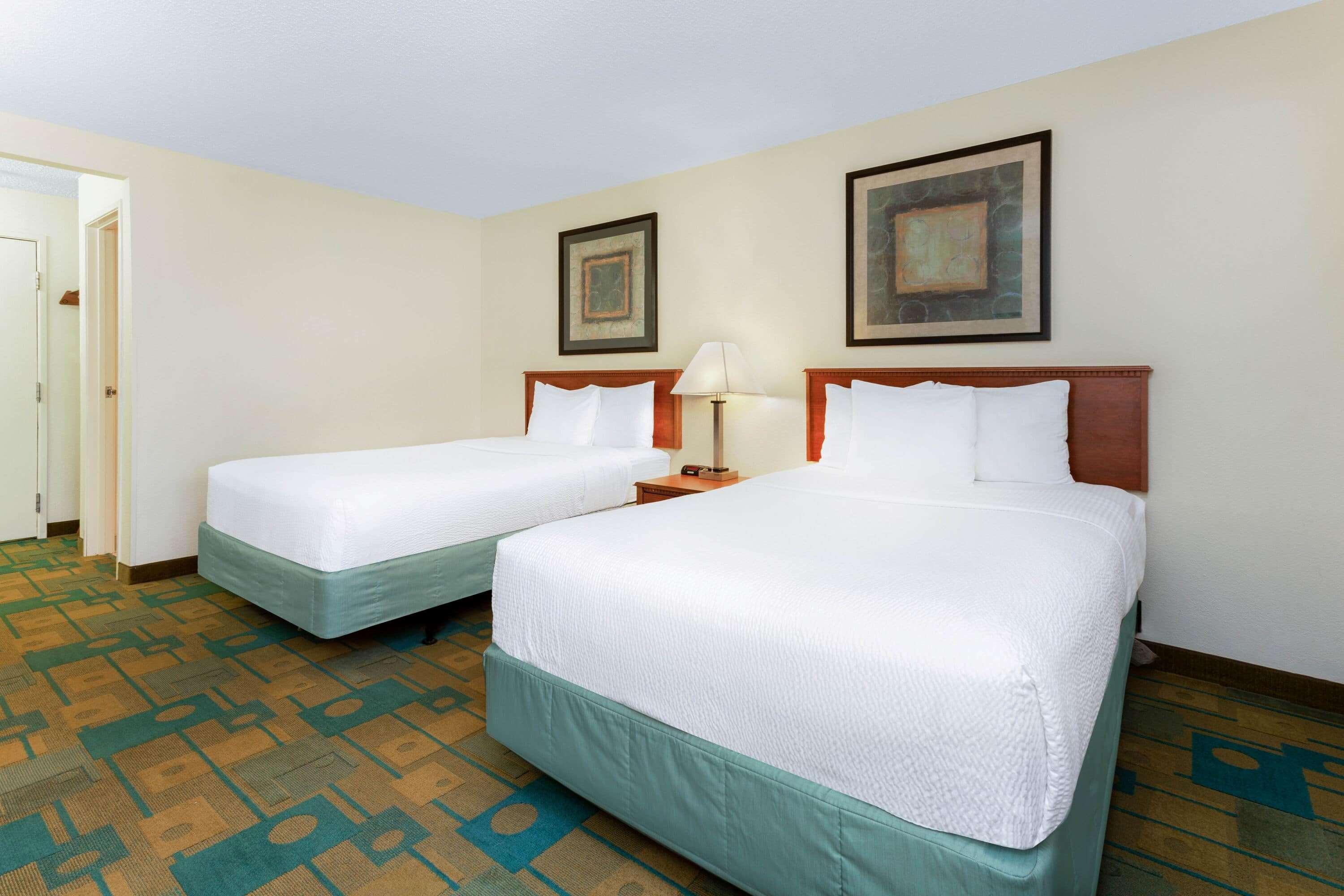La Quinta Inn By Wyndham Chicago Willowbrook Exterior photo