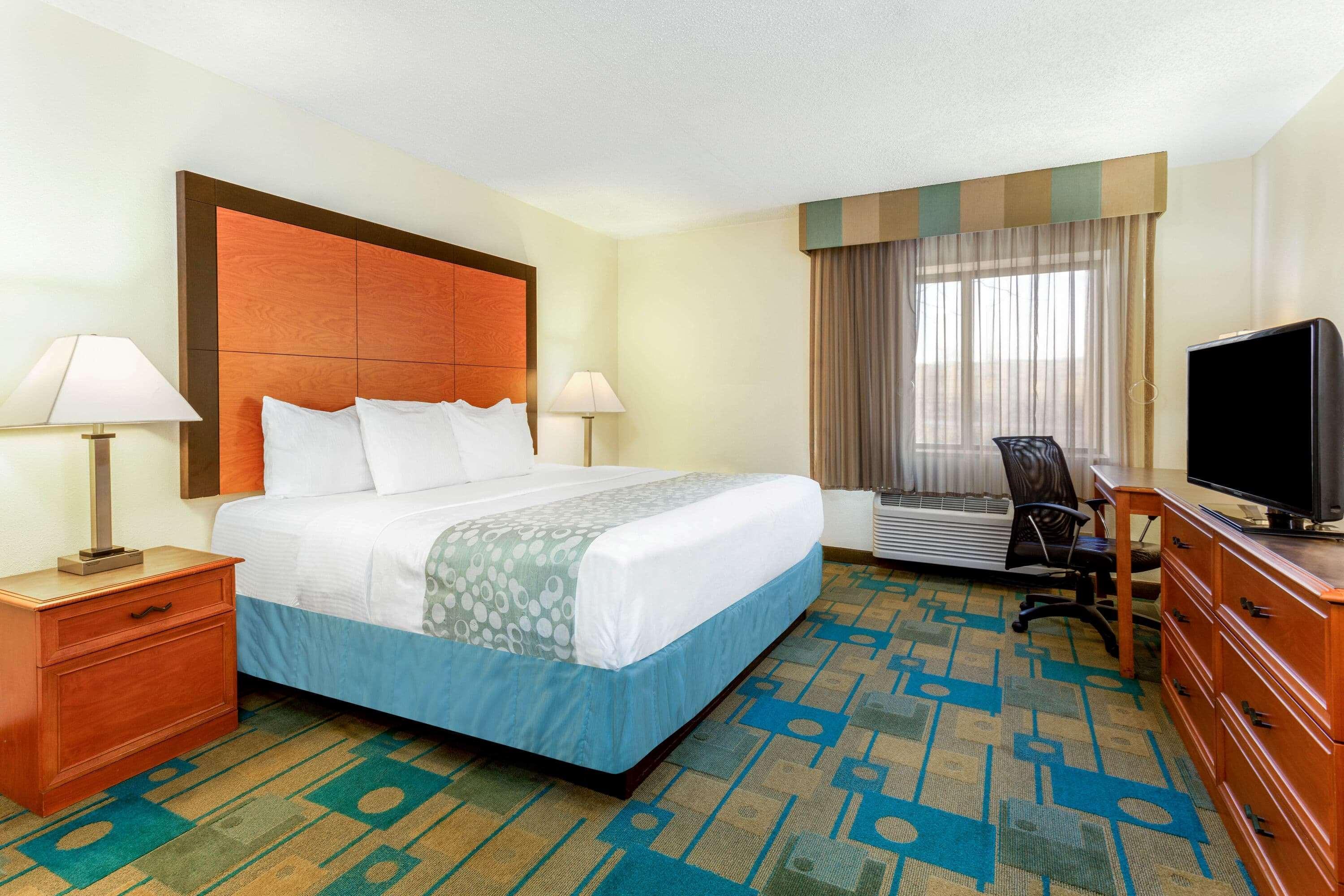 La Quinta Inn By Wyndham Chicago Willowbrook Exterior photo