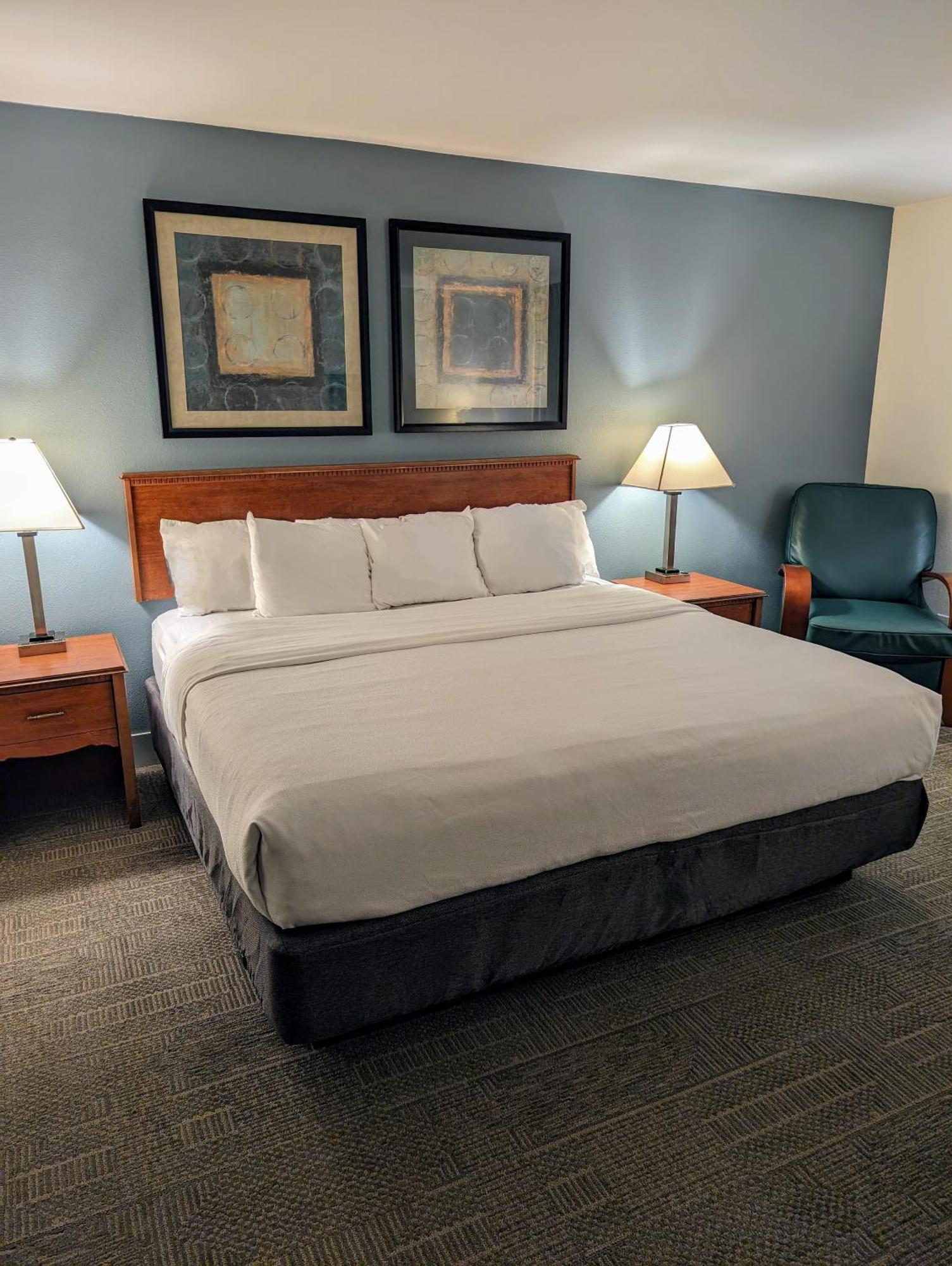 La Quinta Inn By Wyndham Chicago Willowbrook Exterior photo